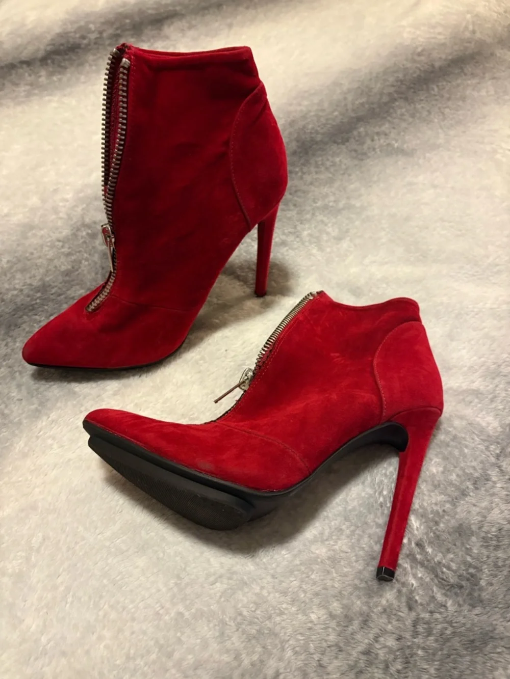 Michael Antonio Red Faux‎ Suede Velvet Front Zip Stiletto Ankle Booties Size 7.5